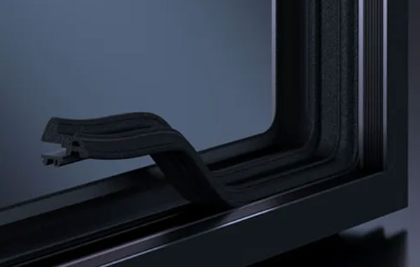 原理：德式雙組份銷釘注膠工藝+整體結(jié)構(gòu)性鋁角碼+工業(yè)級(jí)防滲膠拼角工藝;亮點(diǎn)：系統(tǒng)防水+整體穩(wěn)固性強(qiáng);廣告語：一體式無縫組角穩(wěn)固性強(qiáng),連大樹都能連根拔起的12級(jí)以上臺(tái)風(fēng)，輕松擋了